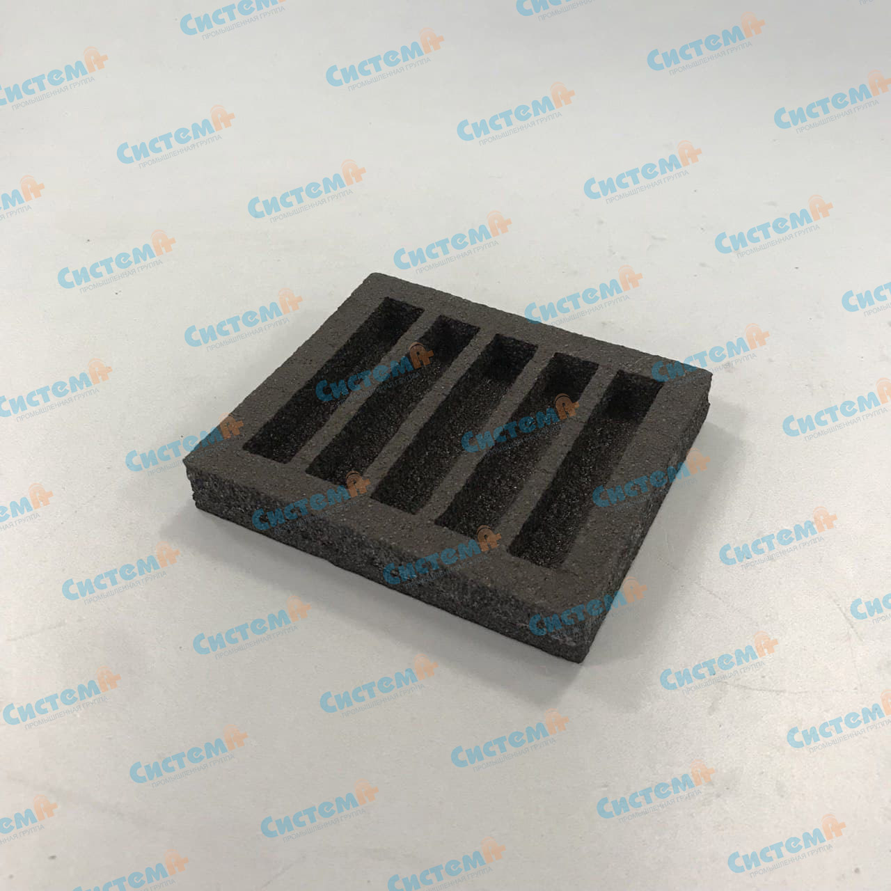 Эстетичный износостойкий ложемент для художественных принадлежностей